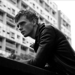 欧美头像自由男生图片,时尚男生头像风采展示